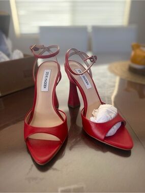 Steve Madden Red Open-Toe Ankle-Strap High Heels
Size 7, but runs small.